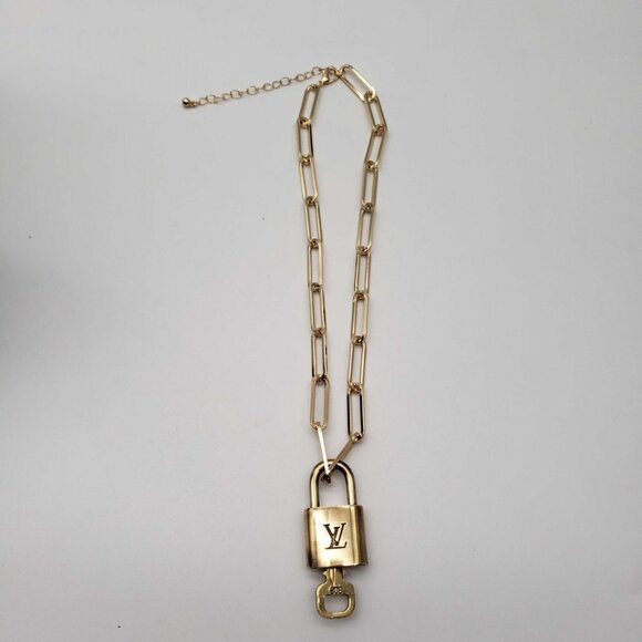 100% Auth Louis Vuitton Lock & Key with Unbranded Gold Plated Chain Necklace - Picture 5 of 8